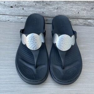 CROCS Sarah sandal black silver medallion hammered wedge slip on size 11